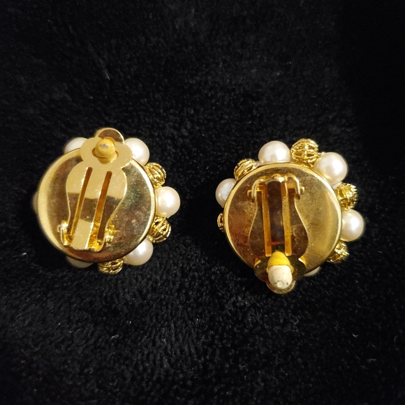 Cluster Pearl Earrings - Picture 2 of 2
